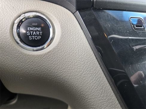 Used 2017 Toyota Sienna XLE image 27