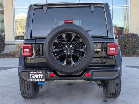 Used 2023 Jeep Wrangler Sahara image 5