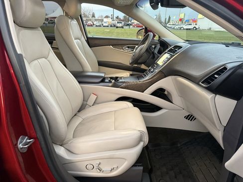 Used 2022 Lincoln Nautilus Reserve w/ Equipment Group 202A image 31