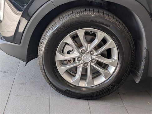 Used 2020 Hyundai Santa Fe SE image 5