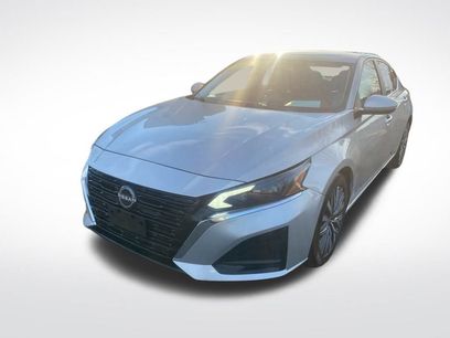 Used 2023 Nissan Altima 2.5 SV