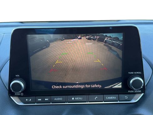 Used 2021 Nissan Sentra SV FWD image 14