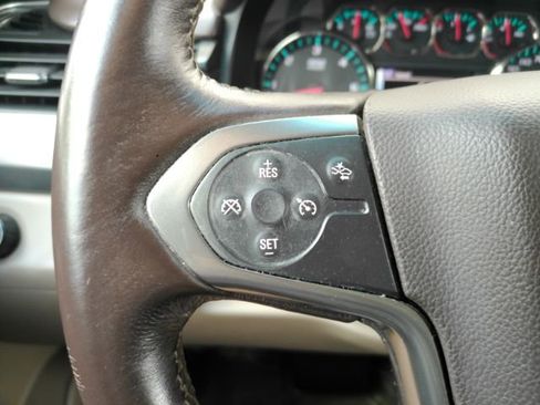 Used 2016 Chevrolet Suburban LT RWD image 43