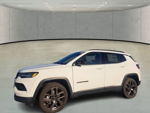 New 2026 Jeep Compass Latitude image 9