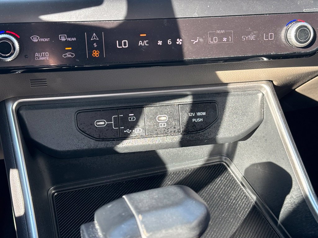 Used 2026 Kia Carnival FWD image 25