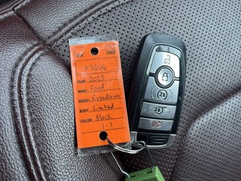 Used 2023 Ford Expedition Max Limited image 35