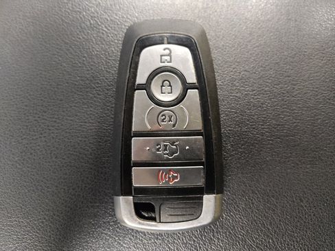 Used 2018 Ford Edge SEL w/ Equipment Group 201A AWD/4WD image 32