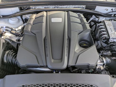 New 2025 Porsche Macan S image 27