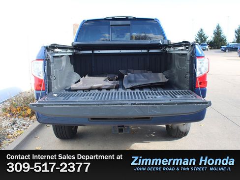 Used 2017 Nissan Titan Platinum Reserve image 6