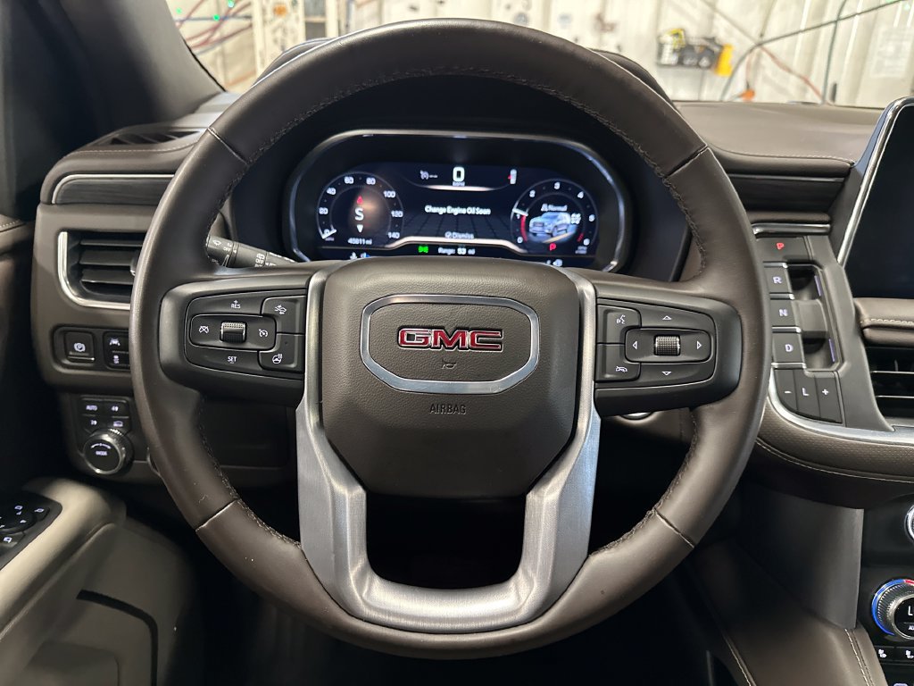 Used 2024 GMC Yukon XL SLT w/ SLT Luxury Package AWD/4WD image 20