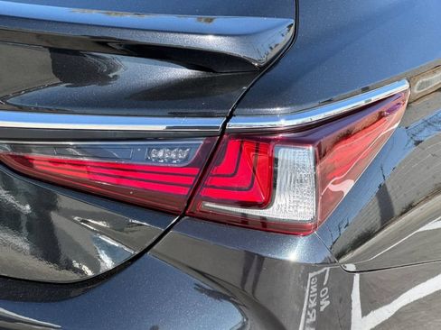 Used 2024 Lexus ES 300h w/ Premium Package FWD image 34