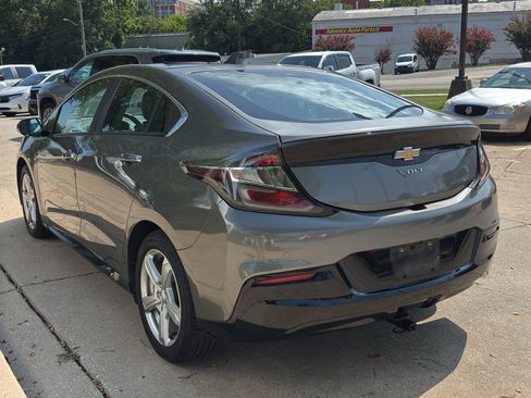 Used 2017 Chevrolet Volt LT w/ Comfort Package FWD image 6