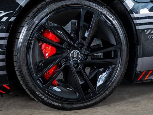 Used 2023 Audi RS e-tron GT image 10