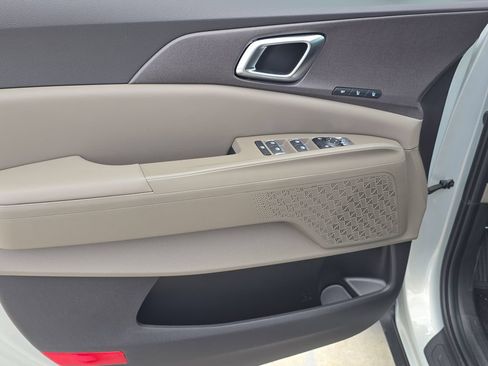 New 2026 Kia Carnival EX FWD image 19