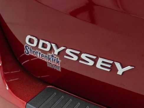 Certified 2025 Honda Odyssey Touring image 8