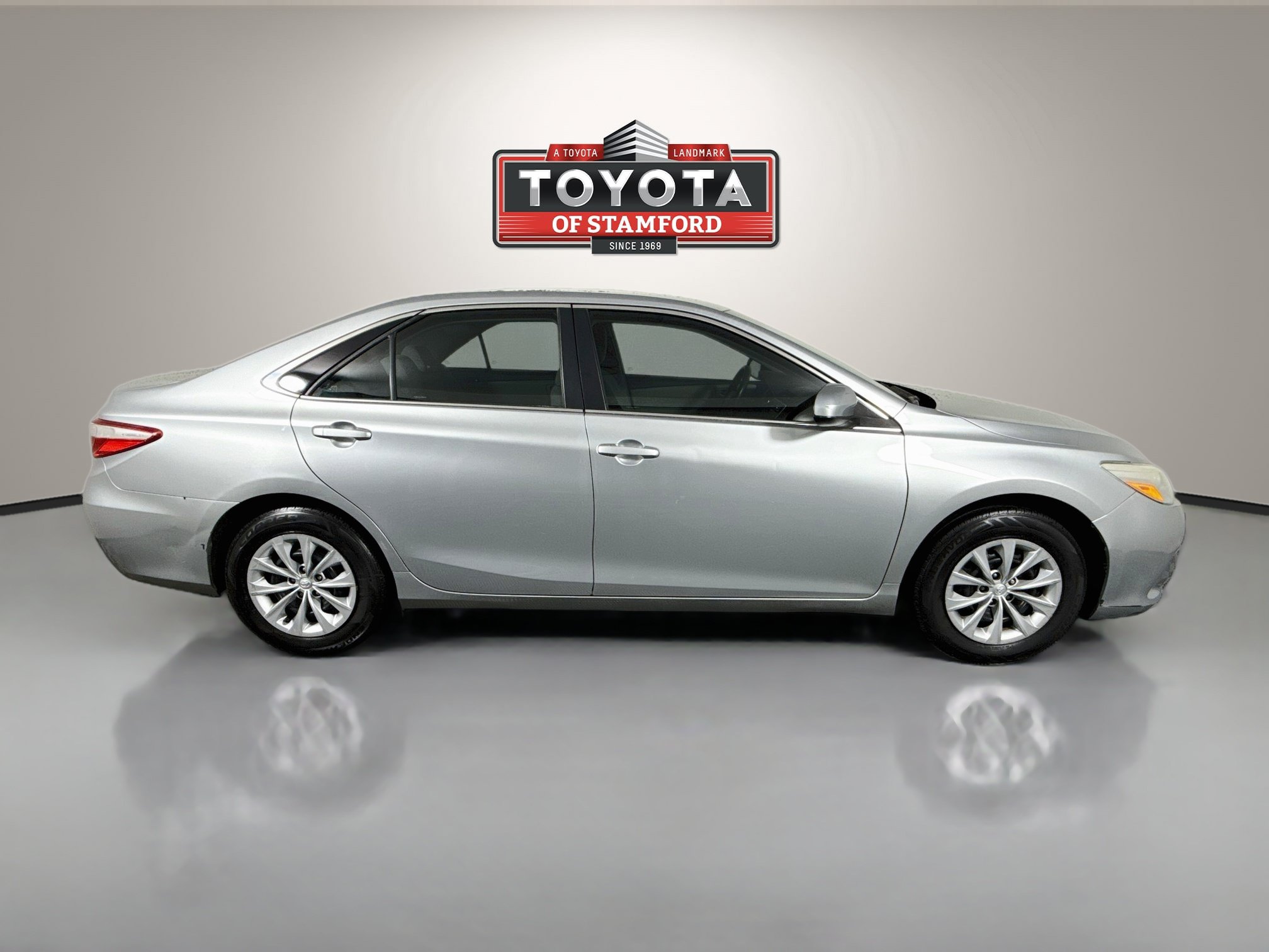Used 2015 Toyota Camry LE FWD image 8