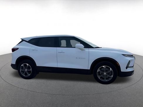 Used 2025 Chevrolet Blazer LT FWD image 13