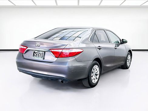 Used 2016 Toyota Camry LE FWD image 4
