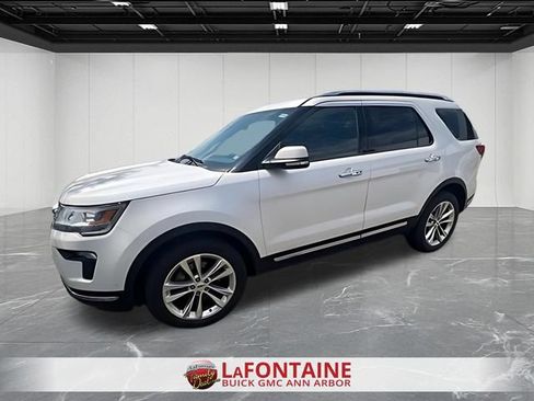 Used 2018 Ford Explorer Limited w/ Equipment Group 301A AWD/4WD image 2