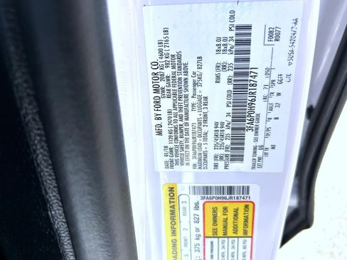 Used 2018 Ford Fusion SE w/ Equipment Group 201A FWD image 24