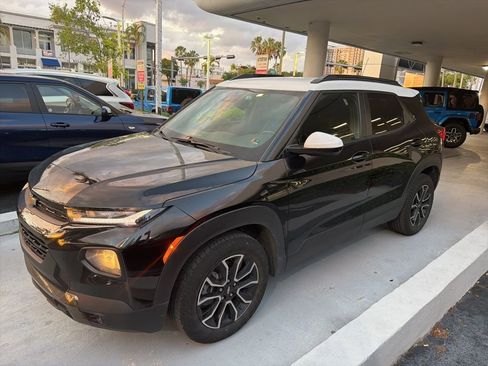 Used 2023 Chevrolet TrailBlazer ACTIV w/ Convenience Package FWD image 2