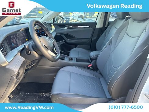 Used 2026 Volkswagen Tiguan SE AWD/4WD image 9