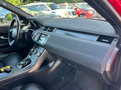 Used 2019 Land Rover Range Rover Evoque SE AWD/4WD image 9