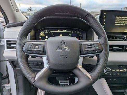 New 2026 Mitsubishi Outlander SEL AWD/4WD image 17