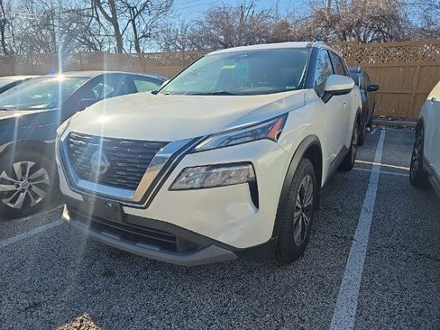 Certified 2023 Nissan Rogue SV image 3