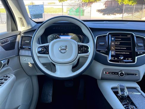 Used 2022 Volvo XC90 T8 Inscription w/ Advanced Package AWD/4WD image 8