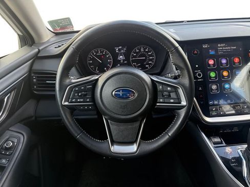 Used 2025 Subaru Outback Premium AWD/4WD image 14
