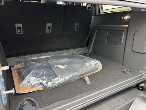 New 2025 Ford Bronco Heritage Edition image 9