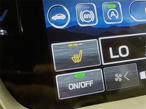 Used 2024 Subaru Outback Premium image 19