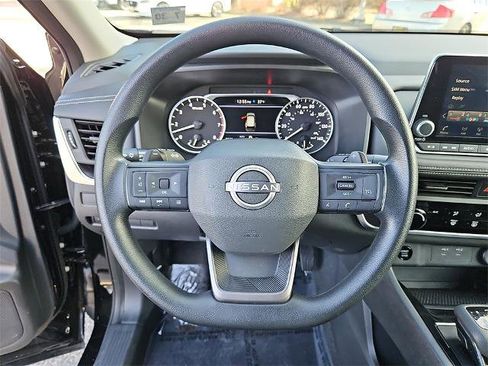 Certified 2025 Nissan Rogue S image 26