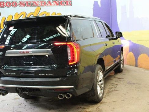 Used 2022 GMC Yukon XL Denali image 8