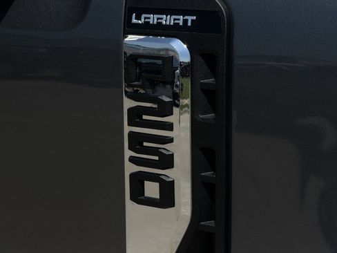 New 2026 Ford F250 Lariat w/ Tremor Off-Road Package AWD/4WD image 9
