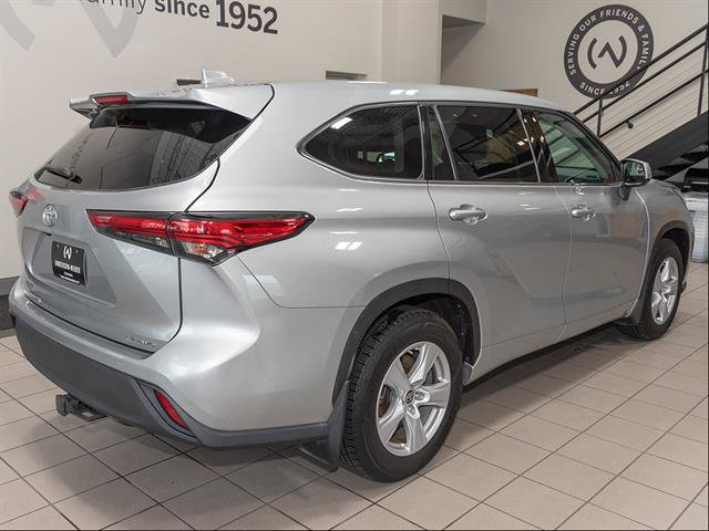 Used 2021 Toyota Highlander LE AWD/4WD image 22