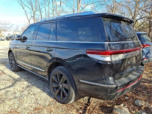 Used 2023 Lincoln Navigator Reserve image 4