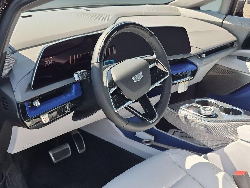 Certified 2026 Cadillac Optiq Sport 1 RWD image 9
