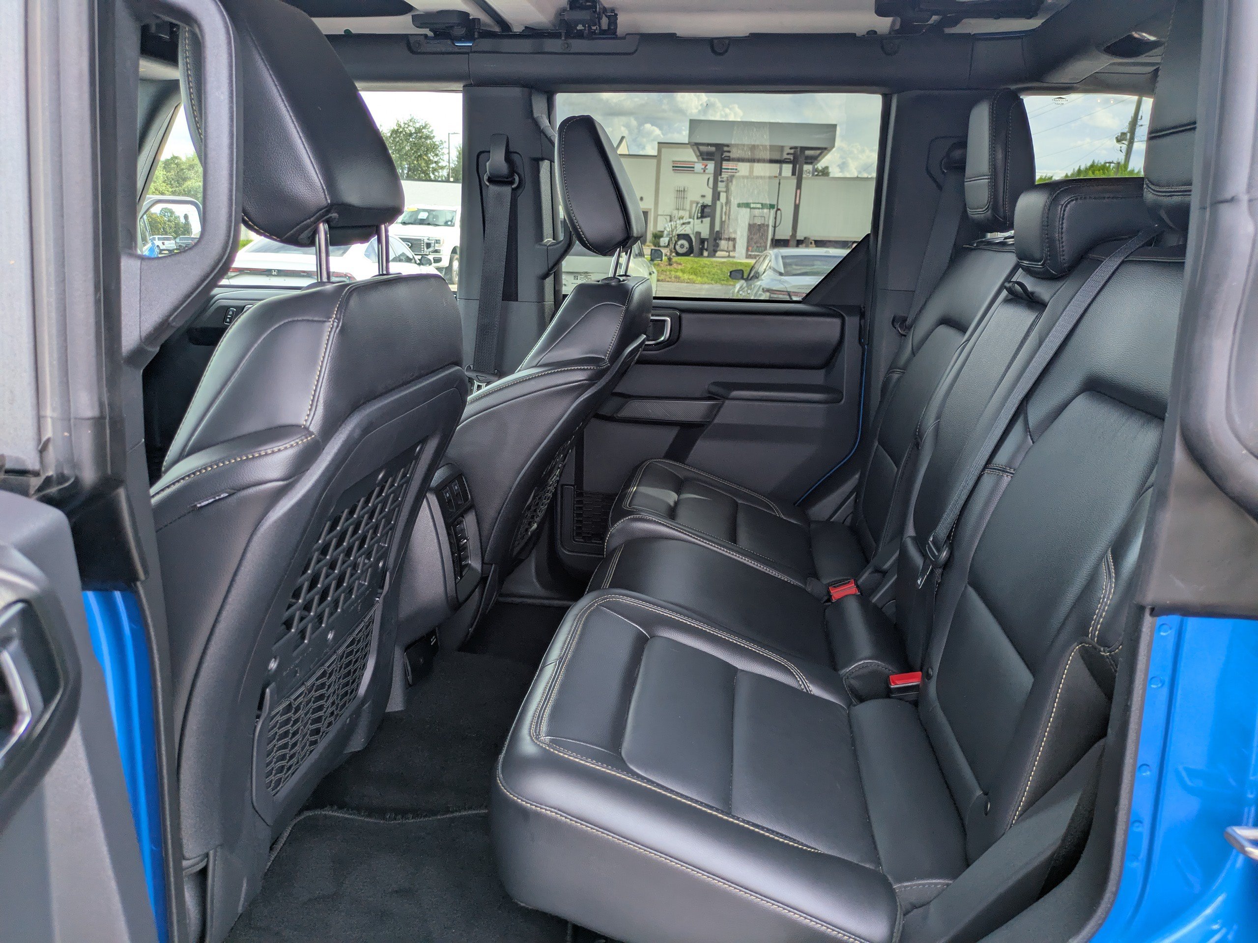 Used 2025 Ford Bronco Badlands AWD/4WD image 13