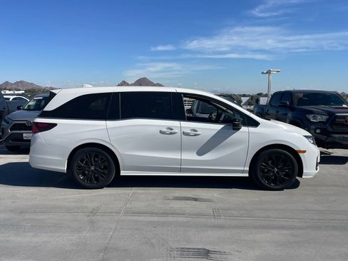 Used 2025 Honda Odyssey Sport-L image 2