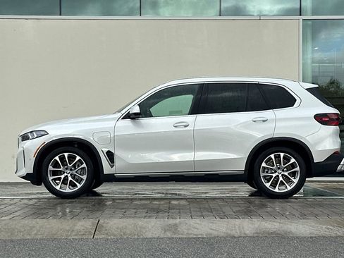 New 2026 BMW X5 xDrive50e w/ Climate Comfort Package AWD/4WD image 6