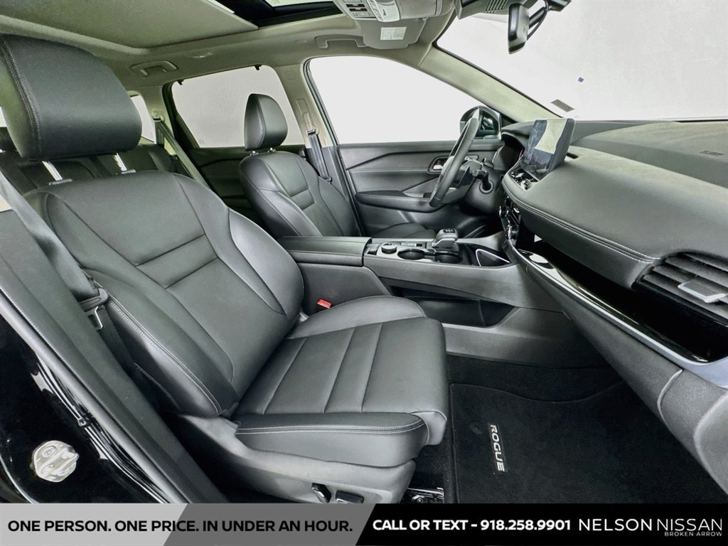 Certified 2025 Nissan Rogue SL w/ Tech Package AWD/4WD image 29