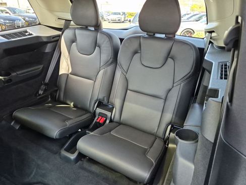 Used 2025 Volvo XC90 B5 Ultra AWD/4WD image 31