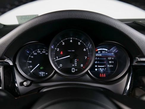Certified 2026 Porsche Macan AWD/4WD image 22