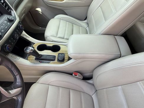 Used 2019 GMC Acadia Denali w/ Technology Package FWD image 20