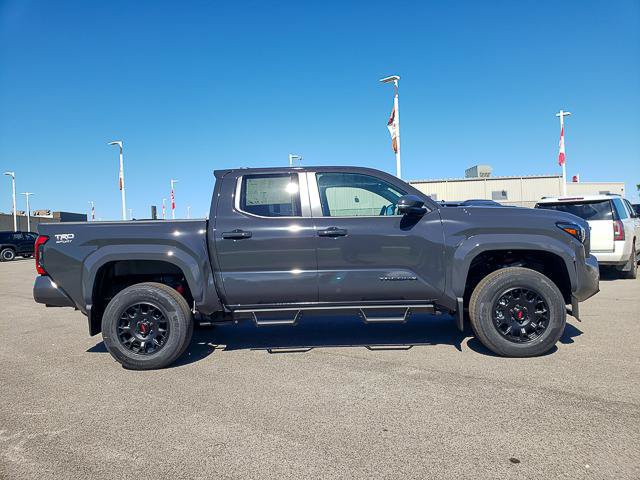 Used 2025 Toyota Tacoma TRD Sport w/ TRD Sport Premium Package AWD/4WD image 4