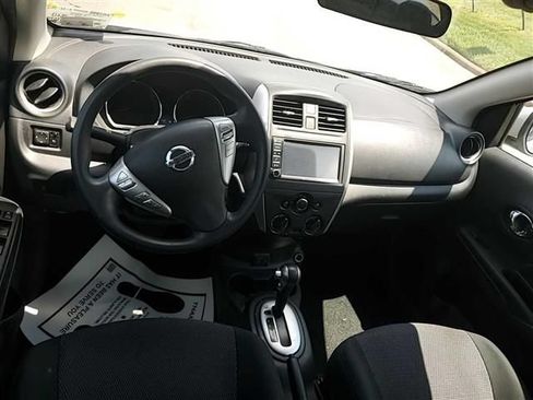 Used 2019 Nissan Versa SV FWD image 11