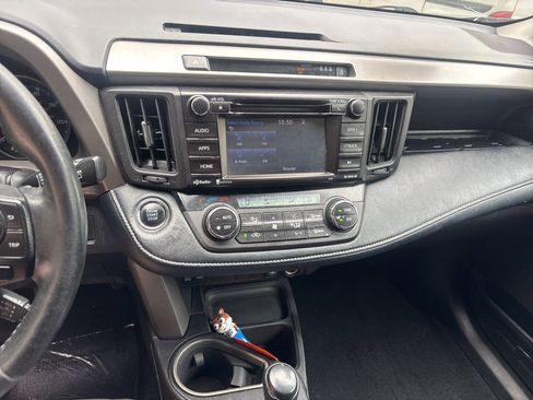Used 2018 Toyota RAV4 XLE FWD image 13