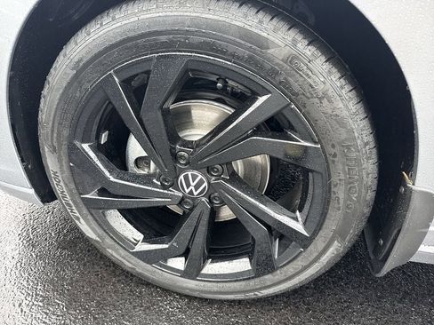 New 2026 Volkswagen Jetta SE FWD image 8
